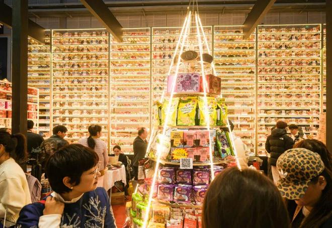 品“骨折价”!许多市民满载而归真正享受到红利ag真人平台第一游戏上海这里人气爆棚多款商(图6) 品“骨折价”!许多市民满载而归真正享受到红利ag真人平台第一游戏上海这里人气爆棚多款商(图6)